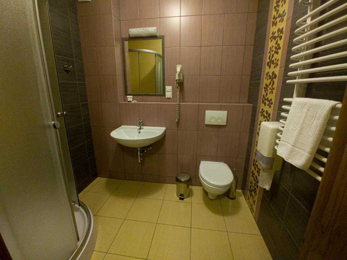 Zajazd U Dziadka Opole Exterior foto